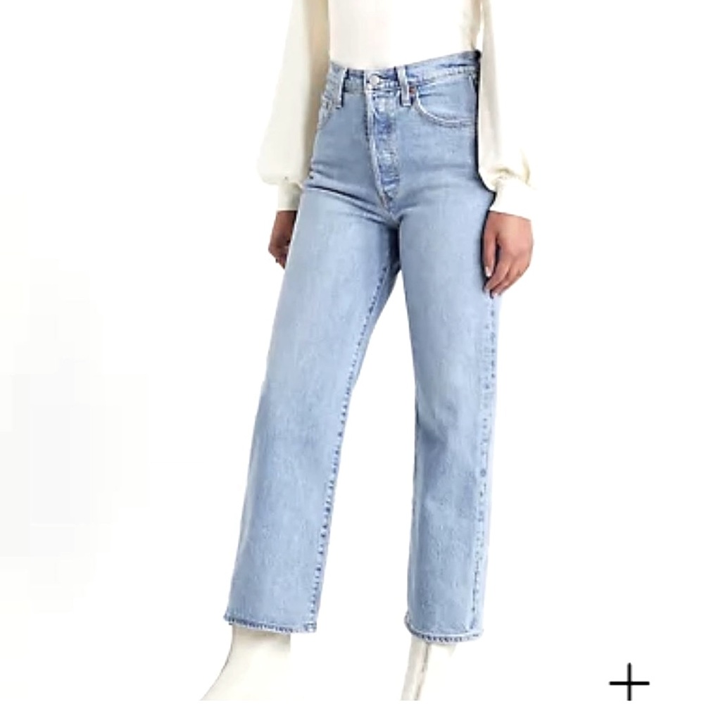 Levi’s ribcage jeans. Size 31.